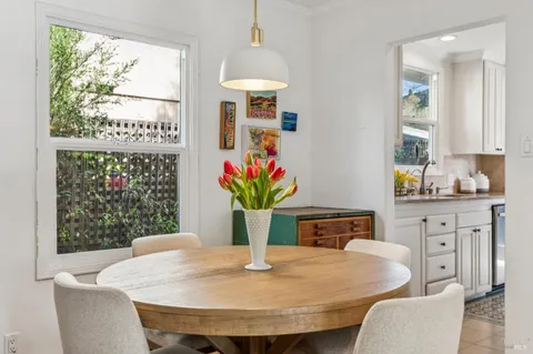 $1,098,000 | 605 Calle Del Monte, Sonoma, CA 95476