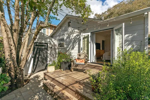 $1,098,000 | 605 Calle Del Monte, Sonoma, CA 95476