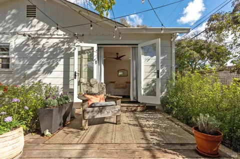 $1,098,000 | 605 Calle Del Monte, Sonoma, CA 95476