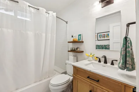 $1,098,000 | 605 Calle Del Monte, Sonoma, CA 95476