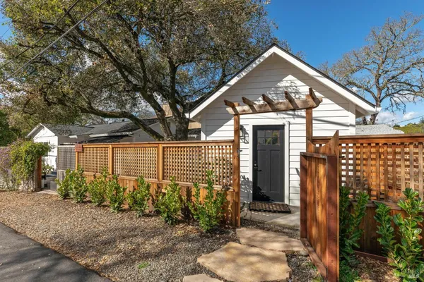 $998,000 | 605 Calle Del Monte, Sonoma, CA 95476