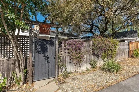 $1,098,000 | 605 Calle Del Monte, Sonoma, CA 95476