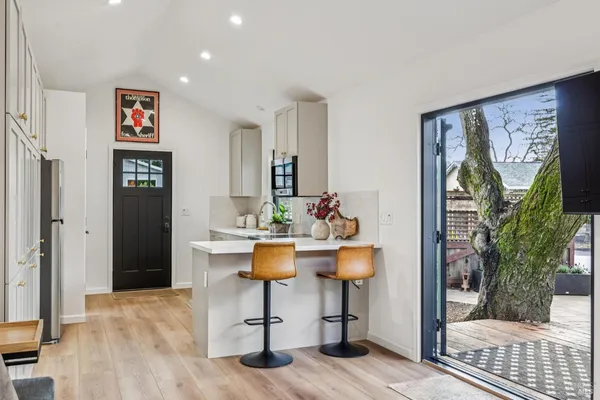 $998,000 | 605 Calle Del Monte, Sonoma, CA 95476