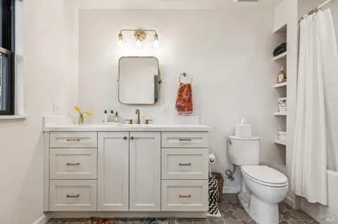 $1,098,000 | 605 Calle Del Monte, Sonoma, CA 95476