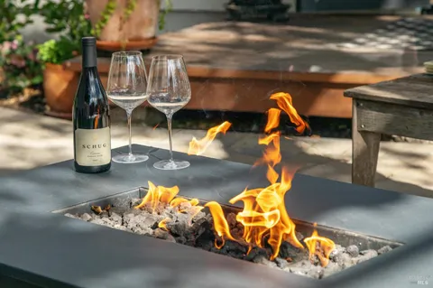 $1,098,000 | 605 Calle Del Monte, Sonoma, CA 95476