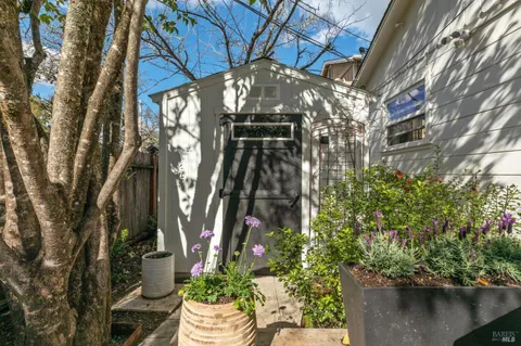 $1,098,000 | 605 Calle Del Monte, Sonoma, CA 95476