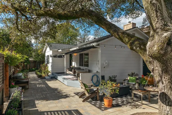 $1,098,000 | 605 Calle Del Monte, Sonoma, CA 95476