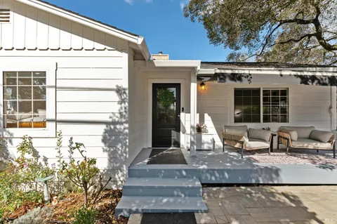 $1,098,000 | 605 Calle Del Monte, Sonoma, CA 95476