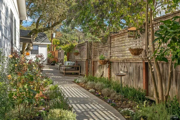 $998,000 | 605 Calle Del Monte, Sonoma, CA 95476