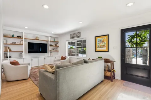 $1,098,000 | 605 Calle Del Monte, Sonoma, CA 95476