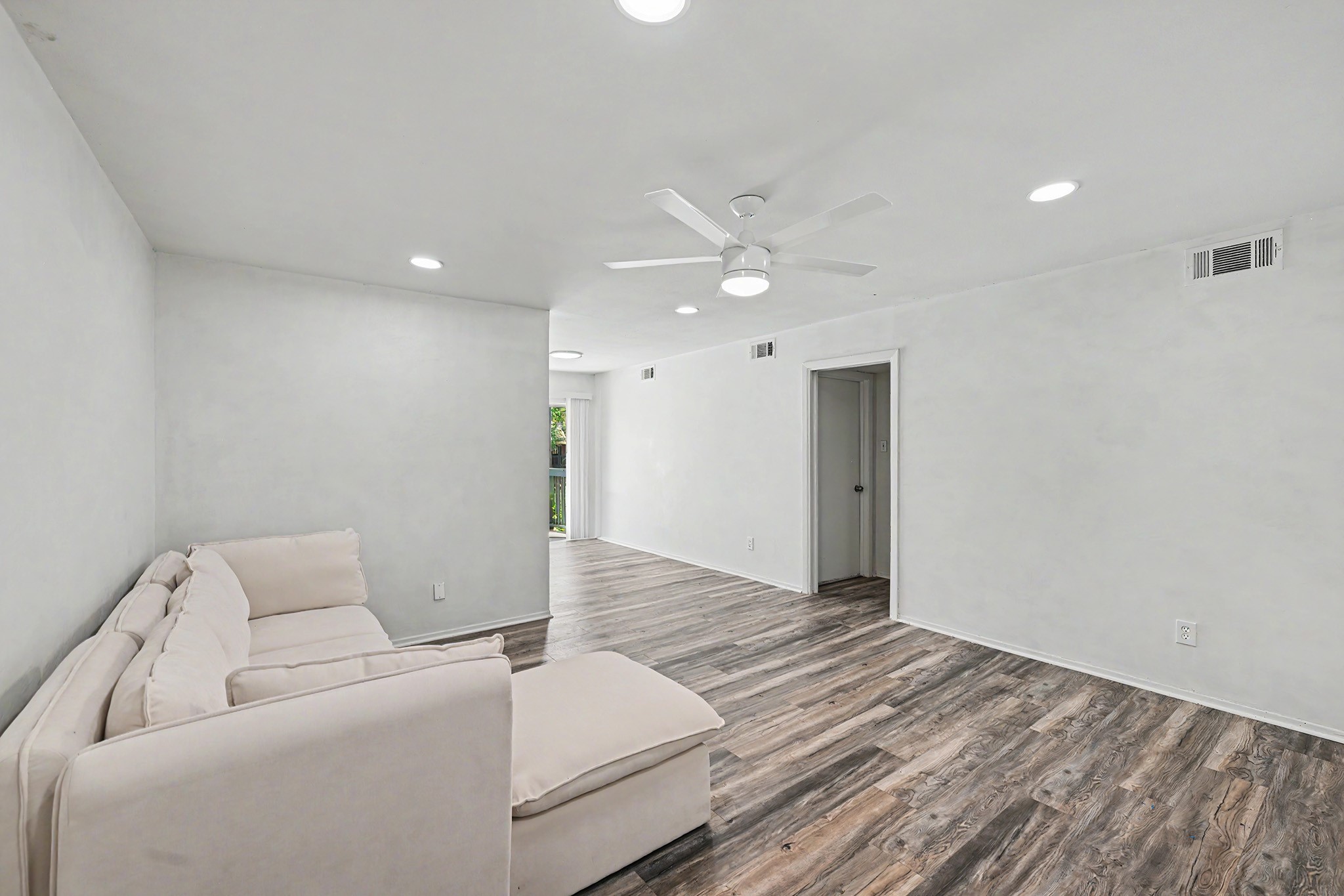 8211 Kingsbrook Road, Unit 205 Houston, TX 77024 - Photo 6 of 23 Another view of the living.