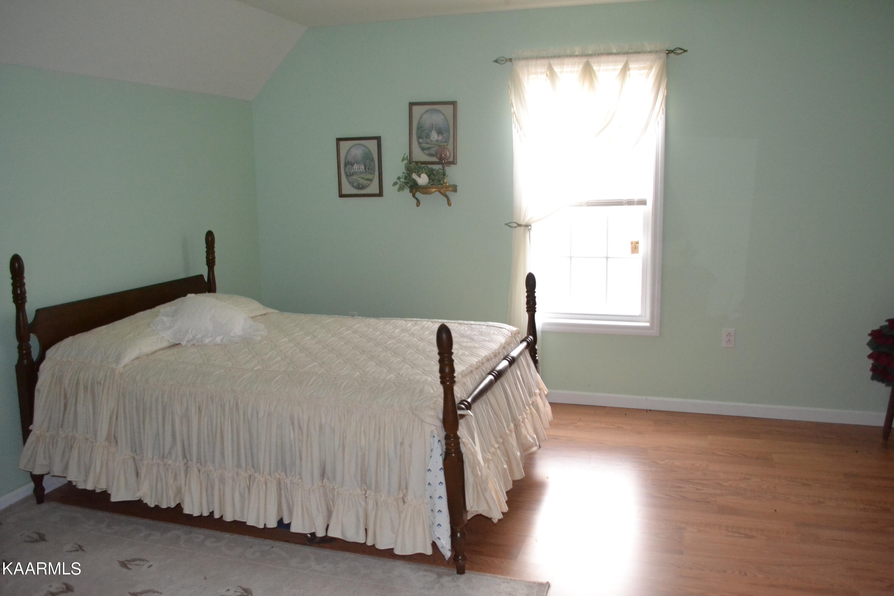 5400 Wilder Road Grimsley, TN 38565 - Photo 40 of 46 Upstairs Bedroom 1