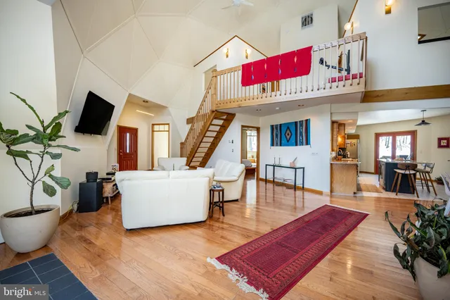 a en suite bathroom with a sink and a mirror