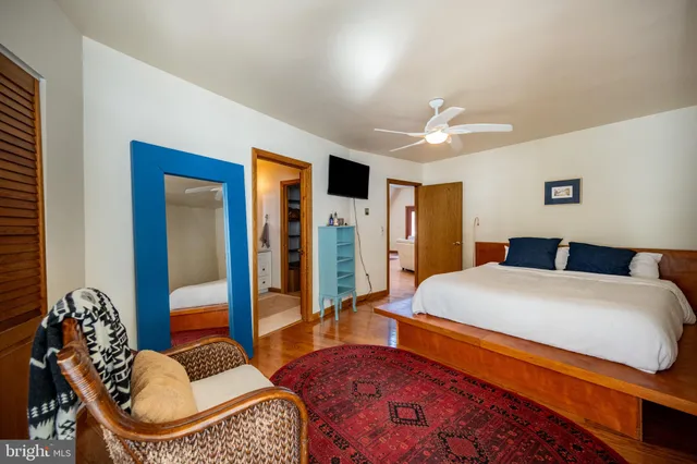 a view of entryway with livingroom and furniture