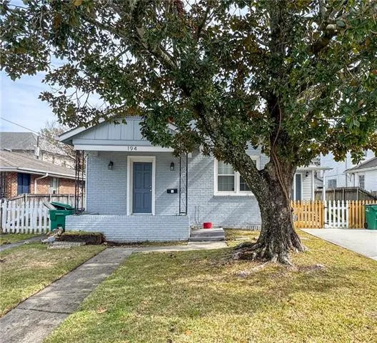 $1,600 | 194 Metairie Court, Metairie, LA 70001