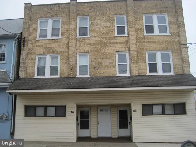 $1,325 | 206 Courtland Street, Unit 4, Lansdale, PA 19446