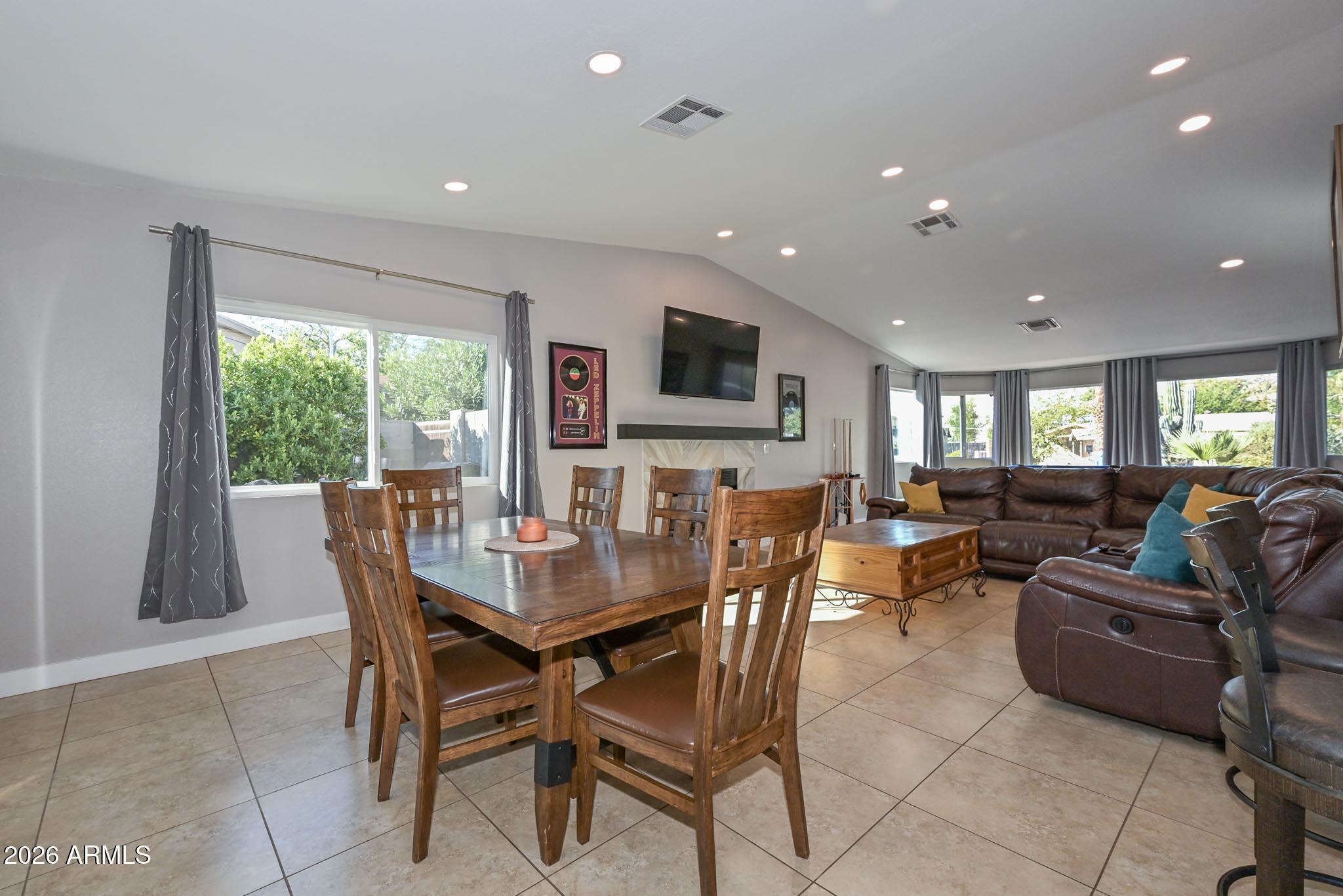 3043 North 34th Street Phoenix, AZ 85018 - Photo 16 of 36 Dining Area-Great Room