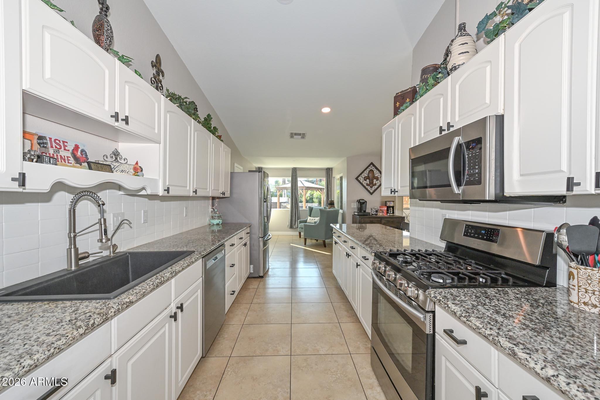 3043 North 34th Street Phoenix, AZ 85018 - Photo 20 of 36 Kitchen