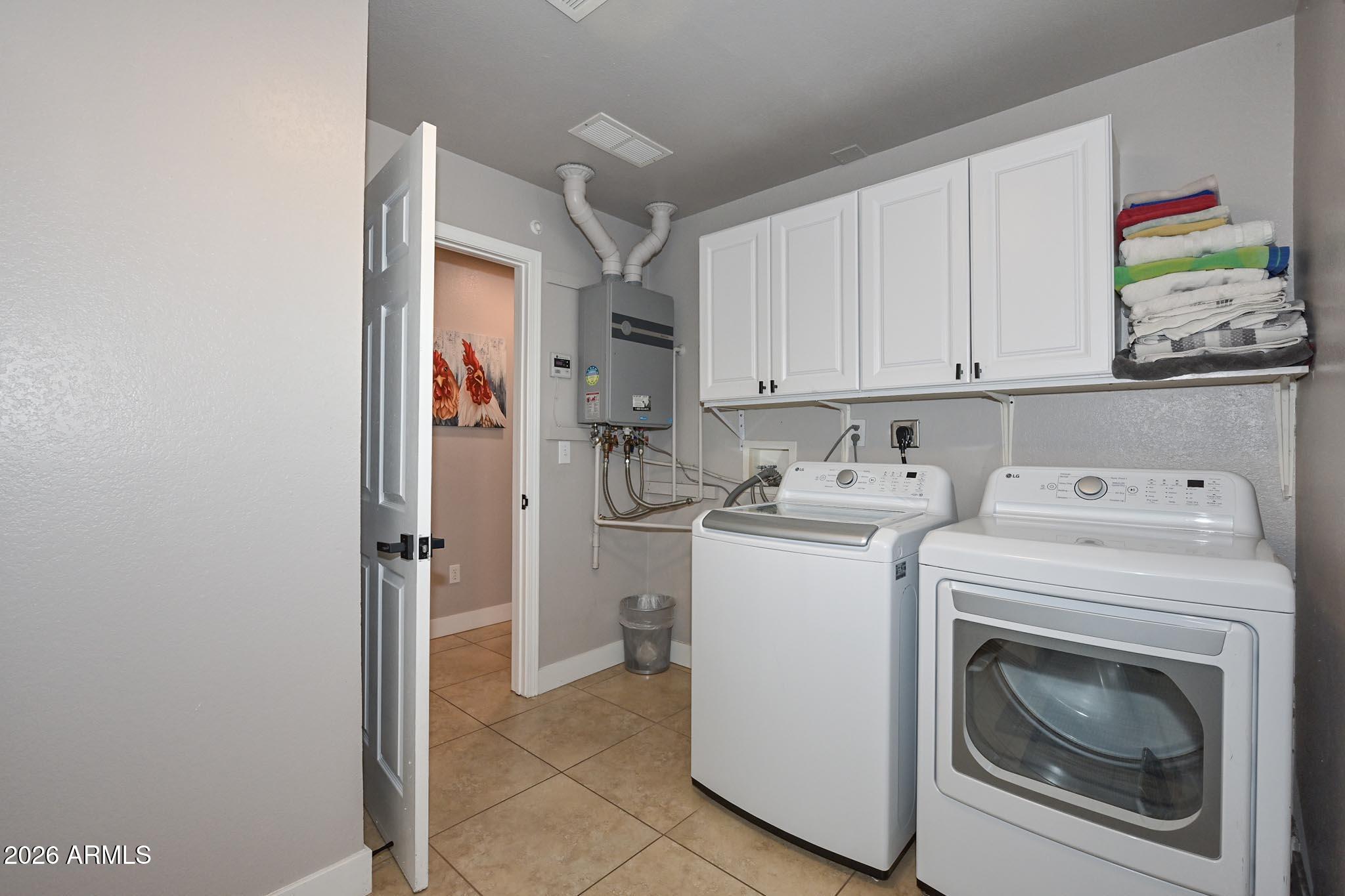 3043 North 34th Street Phoenix, AZ 85018 - Photo 32 of 36 Laundry