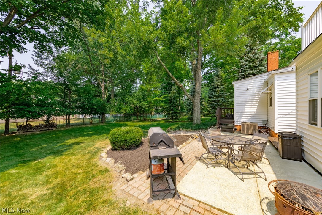 1012 Professor Road Cleveland, OH 44124 - Photo 23 of 24