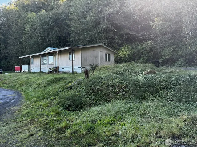 a house view with a outdoor space