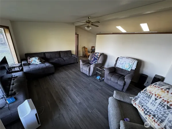 $199,900 | 15254 Highway 112, Sekiu, WA 98381