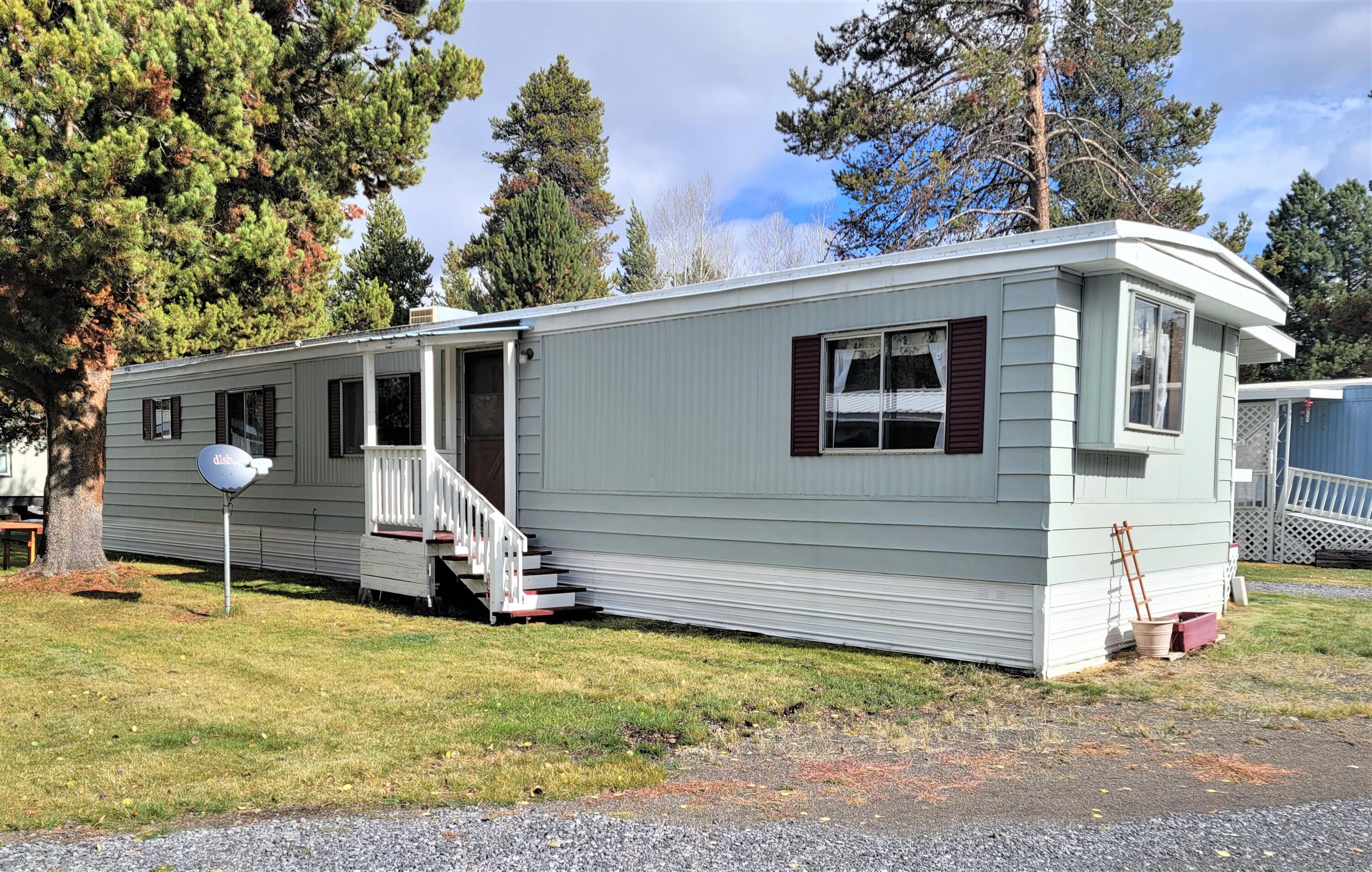 52731 Huntington Road, Unit 29 La Pine, OR 97739 - Photo 5 of 23 Front of home