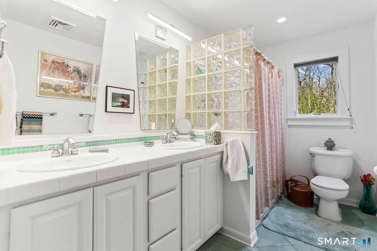 86 Seventy Acre Road Redding, CT 06896 - Photo 23 of 40