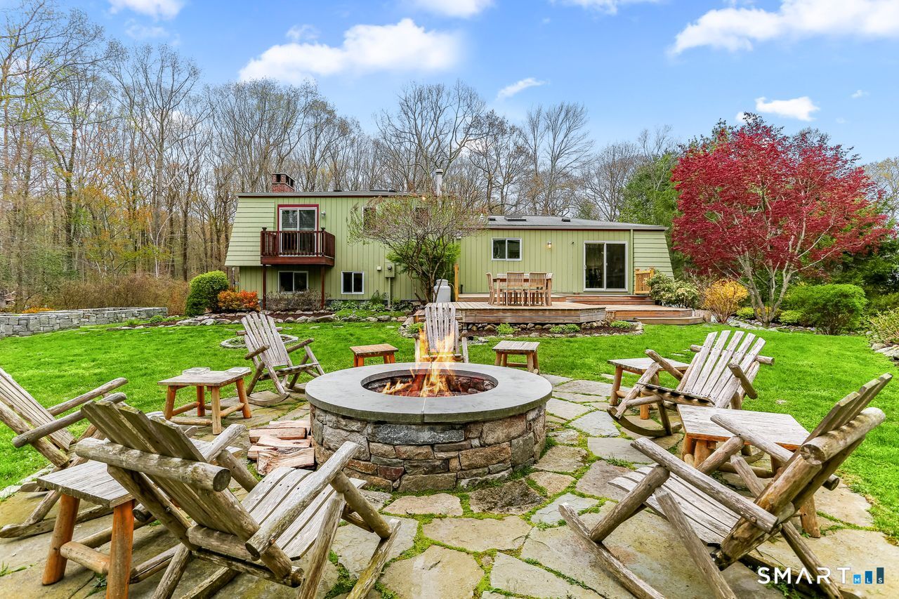 86 Seventy Acre Road Redding, CT 06896 - Photo 33 of 40