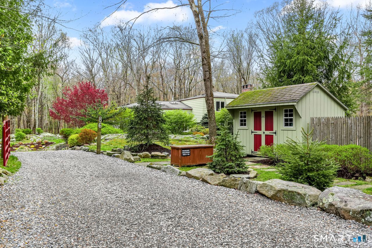 86 Seventy Acre Road Redding, CT 06896 - Photo 38 of 40