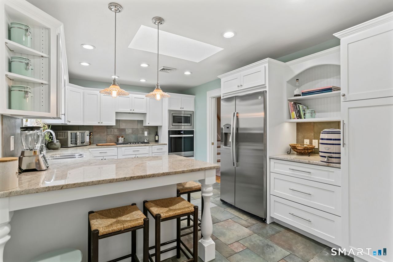 86 Seventy Acre Road Redding, CT 06896 - Photo 10 of 40