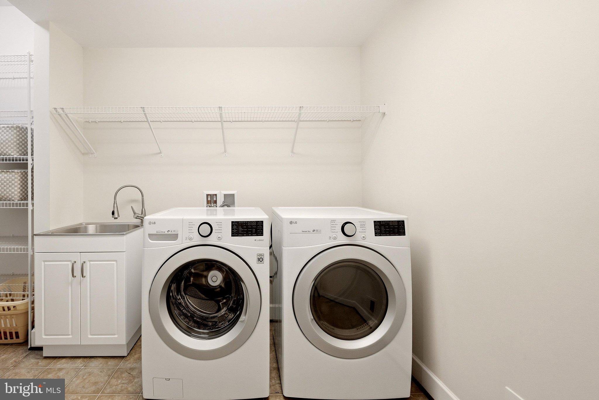 15547 Montresor Road Leesburg, VA 20176 - Photo 37 of 92 Upper level laundry room