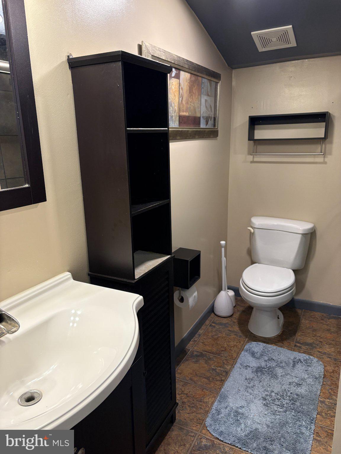 8 Plateau Road Baltimore, MD 21221 - Photo 21 of 27 Second Bath on second floor