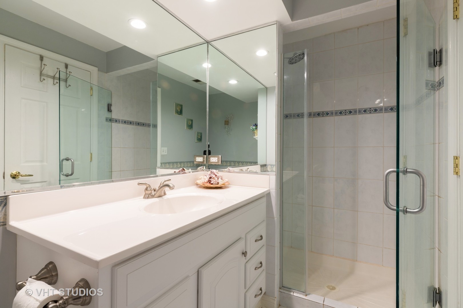 220 Haman Road Inverness, IL 60067 - Photo 11 of 16