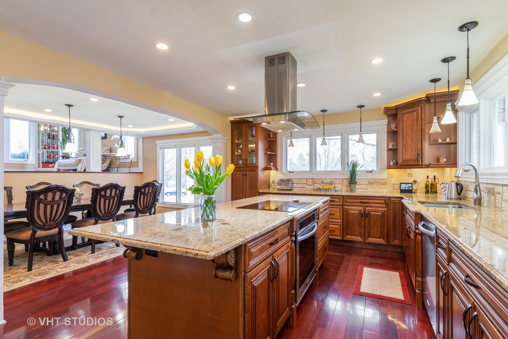 220 Haman Road Inverness, IL 60067 - Photo 3 of 16