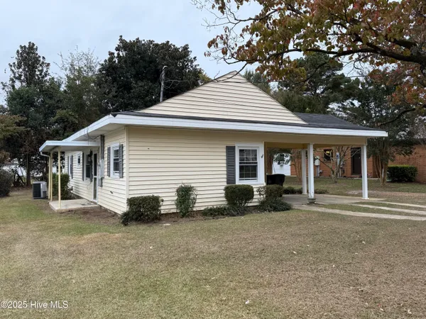 $139,900 | 312 North Martin Street, Mount Olive, NC 28365
