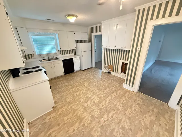 $139,900 | 312 North Martin Street, Mount Olive, NC 28365