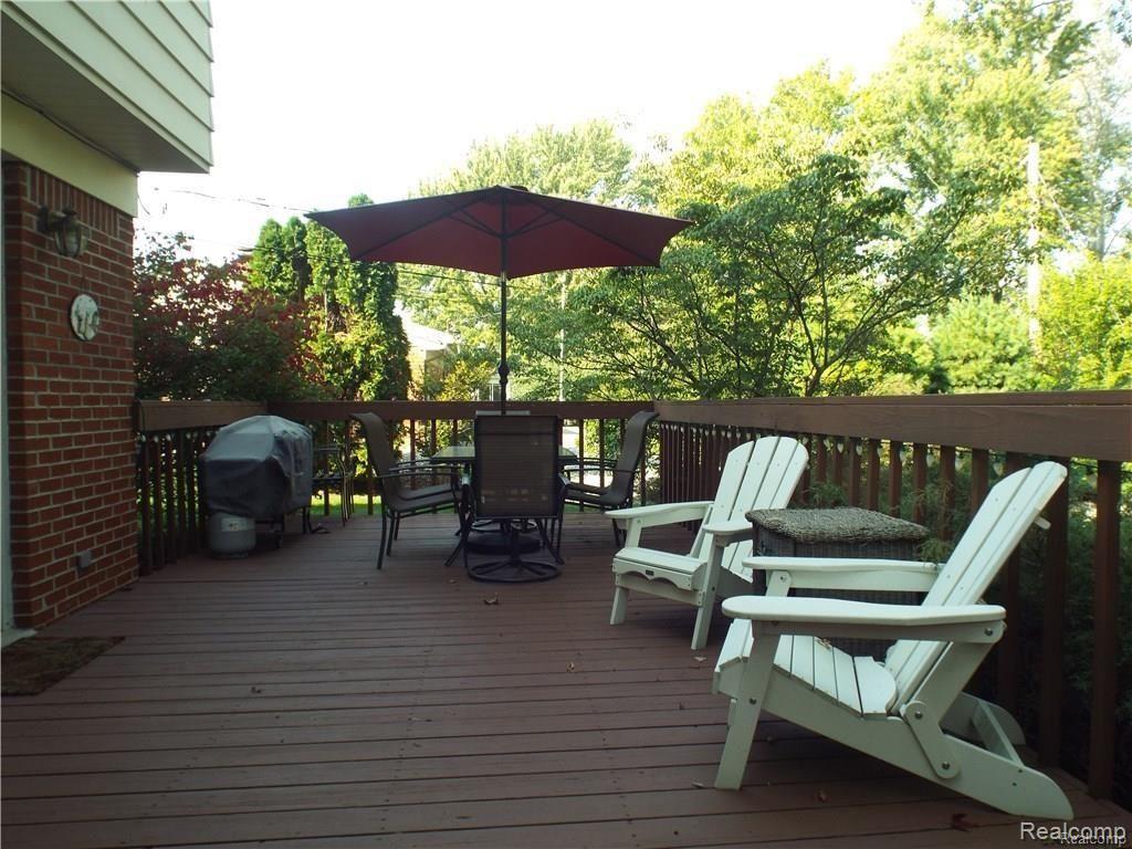 3862 Ruthland Road Troy, MI 48084 - Photo 28 of 35 Ruthland Deck.jpg