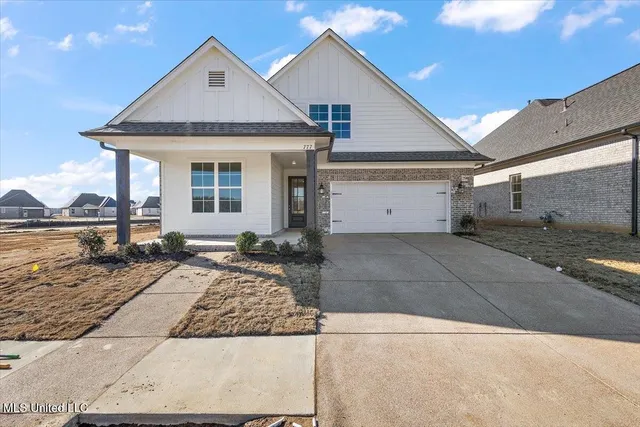 $348,900 | 773 Quitman Court West, Nesbit, MS 38651