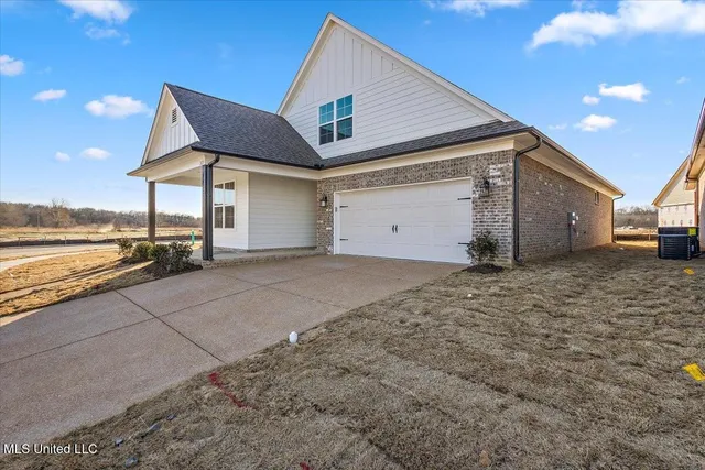 $348,900 | 773 Quitman Court West, Nesbit, MS 38651