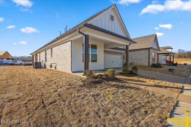 $348,900 | 773 Quitman Court West, Nesbit, MS 38651