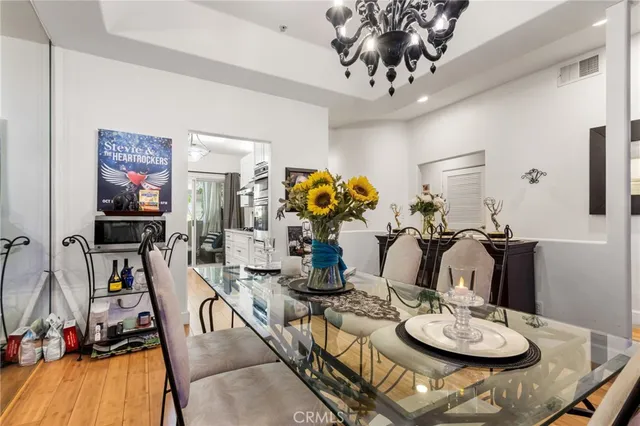 $900,000 | 10626 Valley Spring Lane, Unit 103, Toluca Lake, CA 91602