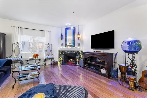 $899,000 | 10626 Valley Spring Lane, Unit 103, Toluca Lake, CA 91602