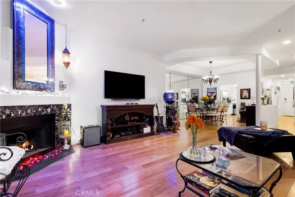 $899,000 | 10626 Valley Spring Lane, Unit 103, Toluca Lake, CA 91602