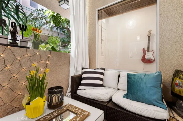 $900,000 | 10626 Valley Spring Lane, Unit 103, Toluca Lake, CA 91602