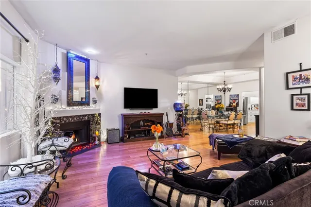 $900,000 | 10626 Valley Spring Lane, Unit 103, Toluca Lake, CA 91602