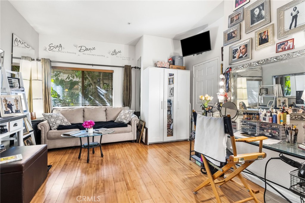 10626 Valley Spring Lane, Unit 103 Toluca Lake, CA 91602 - Photo 33 of 44