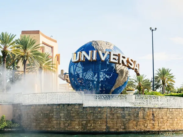 $899,000 | 10626 Valley Spring Lane, Unit 103, Toluca Lake, CA 91602