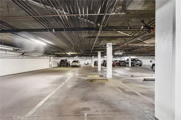 $899,000 | 10626 Valley Spring Lane, Unit 103, Toluca Lake, CA 91602