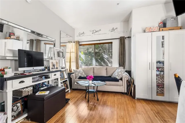 $900,000 | 10626 Valley Spring Lane, Unit 103, Toluca Lake, CA 91602